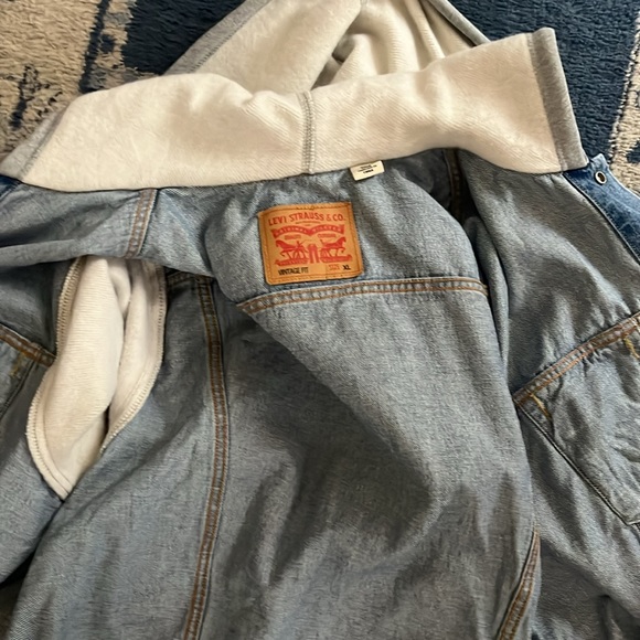 Vintage Levi’s jacket - Picture 3 of 3